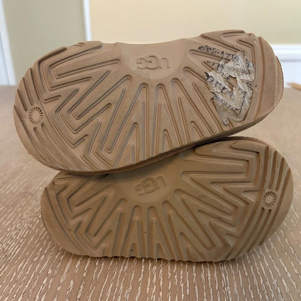 UGG Neumel II Kids Chestnut Suede Ankle Boots Size 8 Toddler Hook & Loop